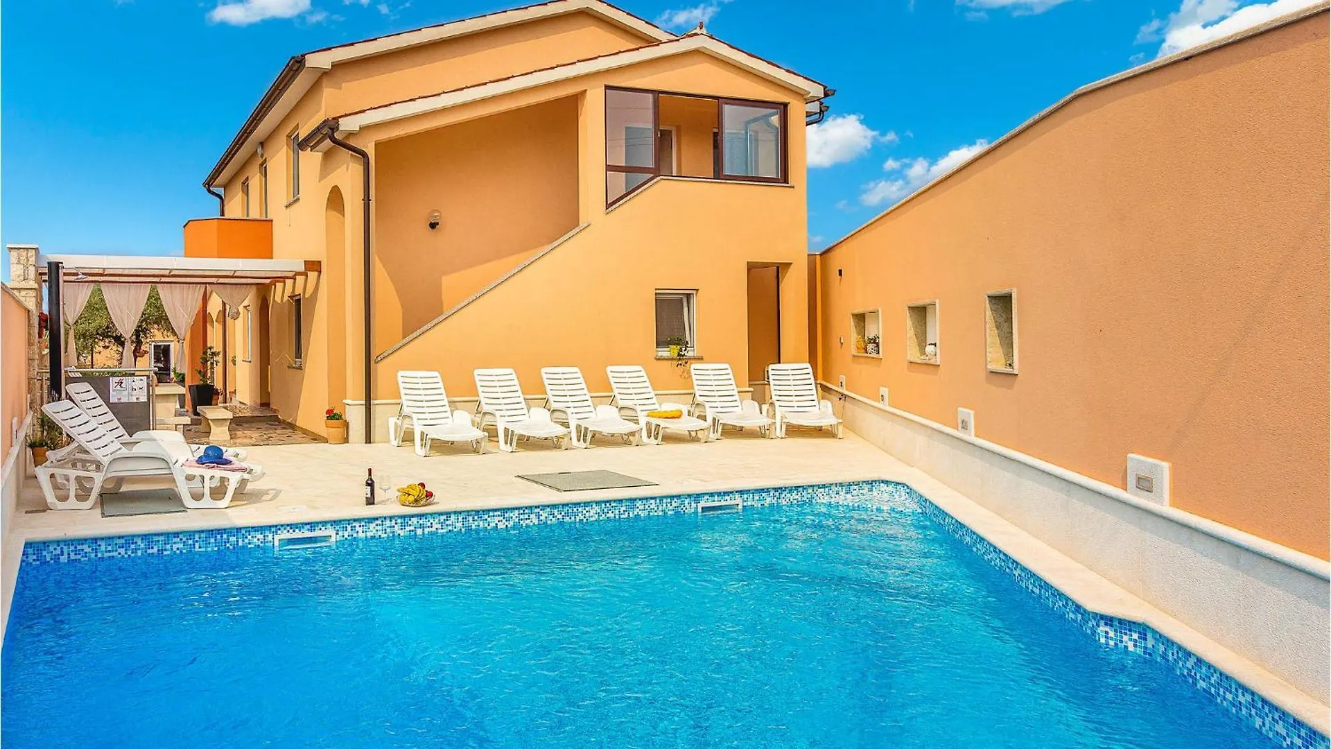 Awesome Apartment In Galizana With Kitchen
