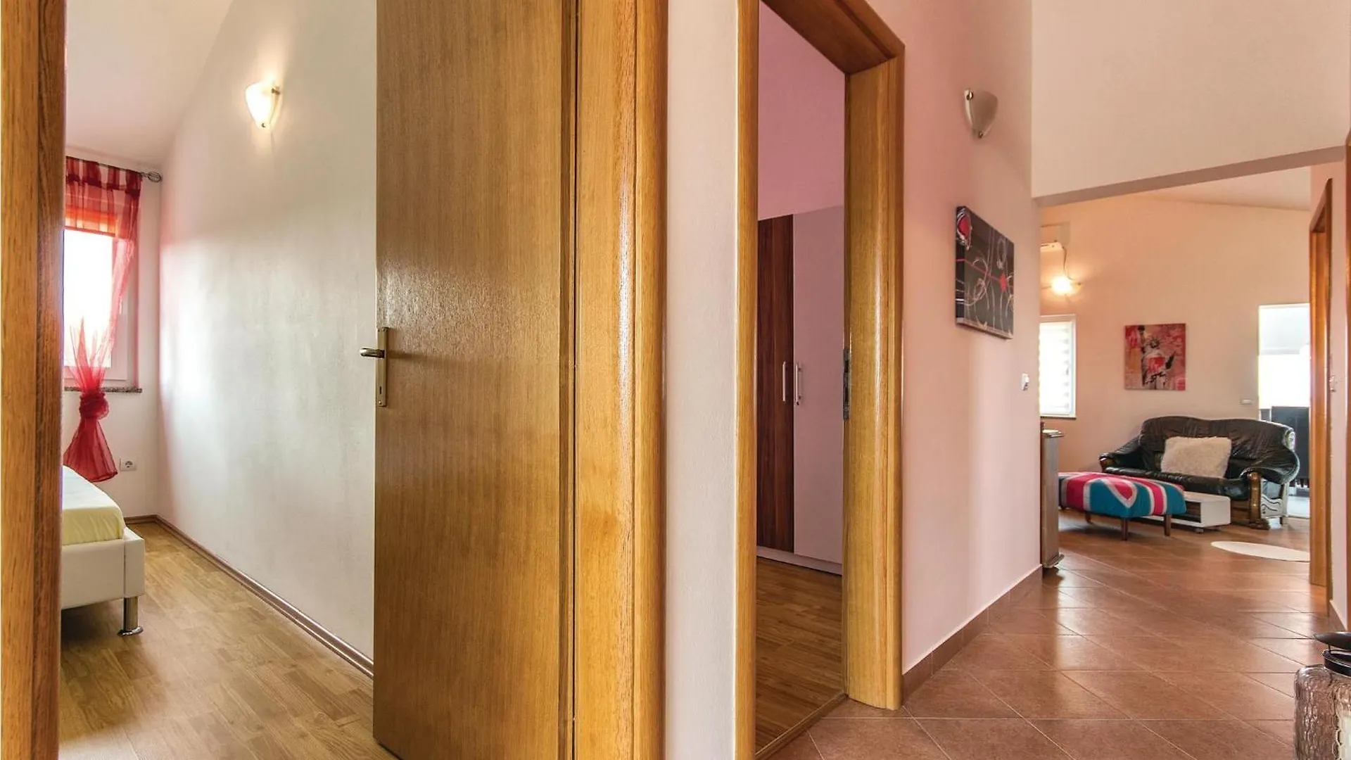 Awesome Apartment In Galizana With Kitchen 크로아티아